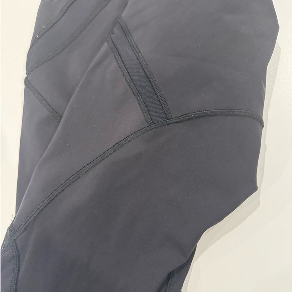 3/$20 Lululemon Women’s capri length leggings mesh panels 8 activewear athletic - Picture 3 of 6